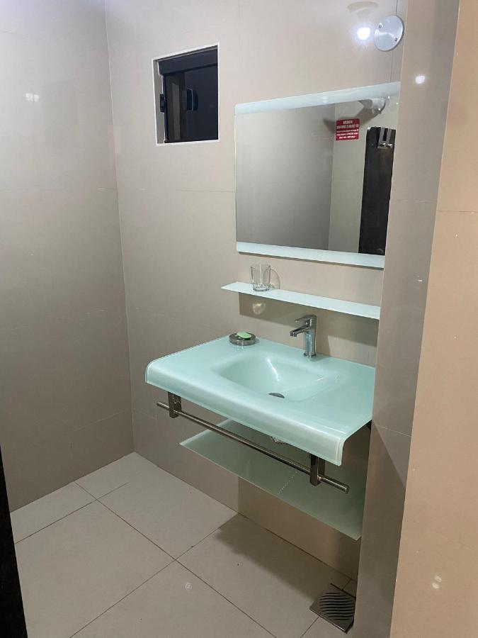 Espana Suites Hotel Ciudad del Este Ngoại thất bức ảnh